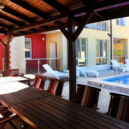 Deluxemaisonettes In Panoramic Roof Complex *